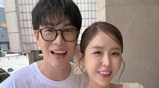 "문원 전 부인도 응원" 신지 측, 예비신랑 협의이혼서 공개