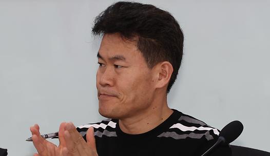 스탠드 메인기사