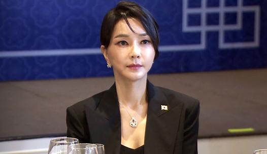 스탠드 메인기사