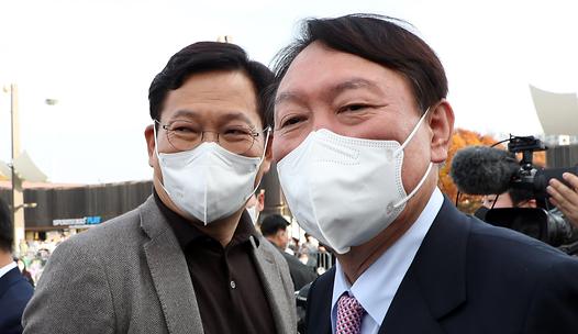 스탠드 메인기사
