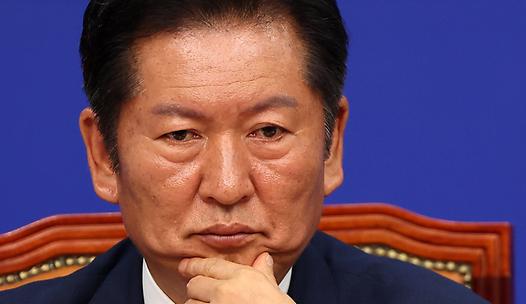 스탠드 메인기사