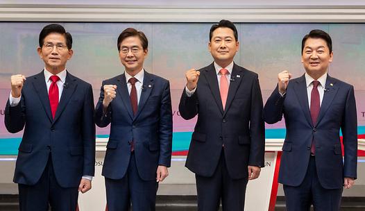 스탠드 메인기사