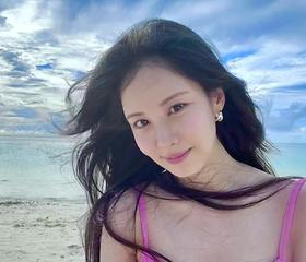 서현, 핫핑크 비키니로 뽐낸 글래머 몸매