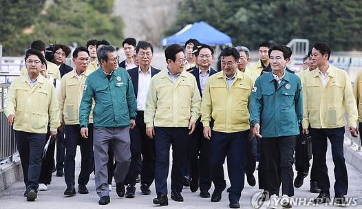 스탠드 메인기사