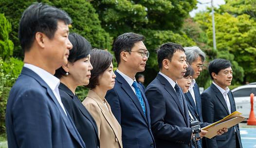스탠드 메인기사