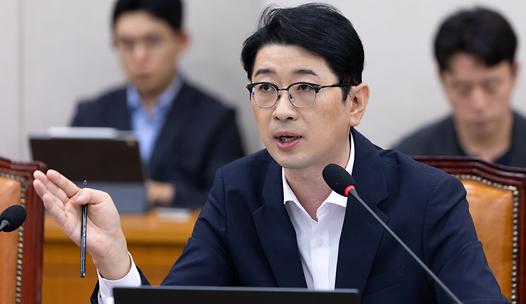스탠드 메인기사