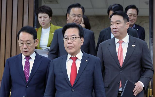 송언석 “최민희 딸 결혼식 축의금...돌려줘도 뇌물죄 성립”