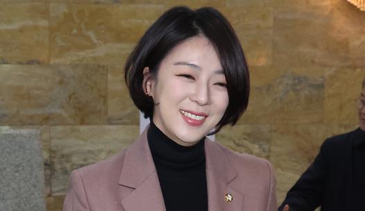 스탠드 메인기사