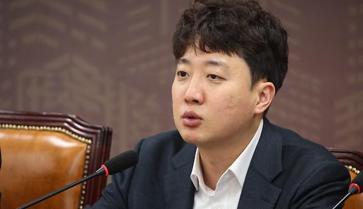 스탠드 메인기사