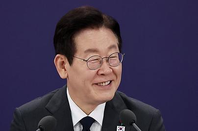 李대통령 "지역통합, 될 듯하다 안 돼…정치적 이해충돌 탓"