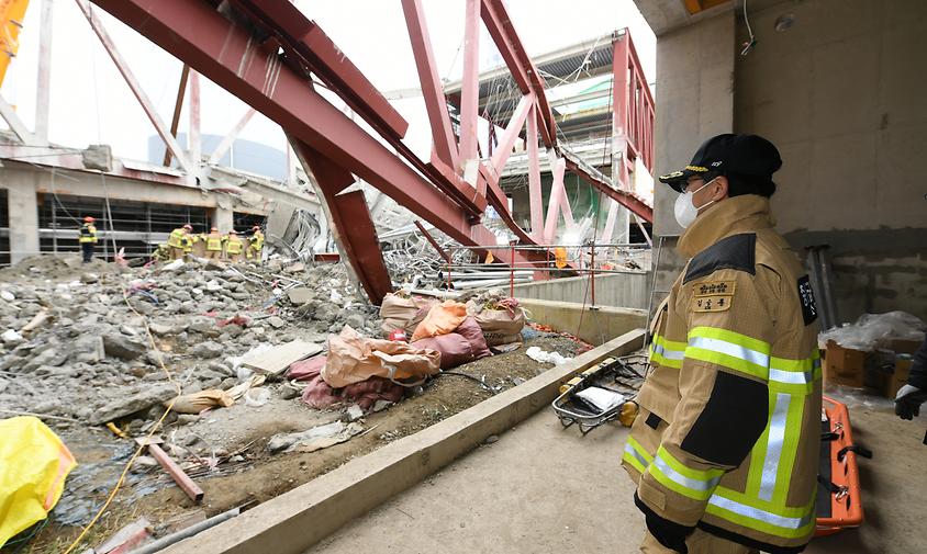 '광주도서관 붕괴' 수사 본격화…시공사 등 6곳 압수수색