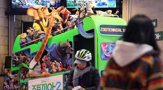 '주토피아2', '귀멸의 칼날' 넘고 올 최고 흥행작 등극