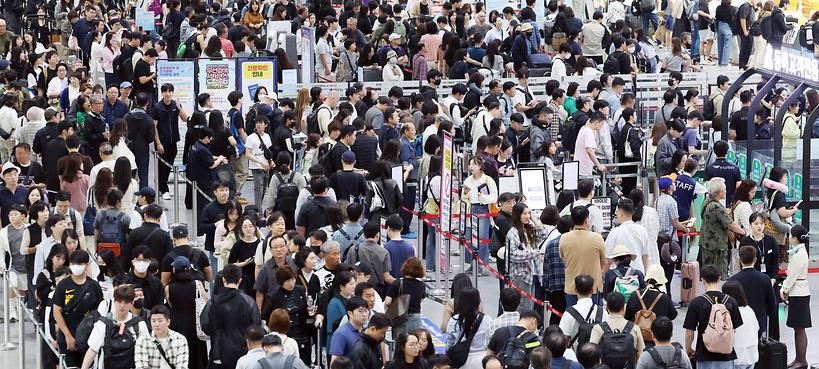 김해공항 국제선 여객 1천만명 돌파 '역대 최대'