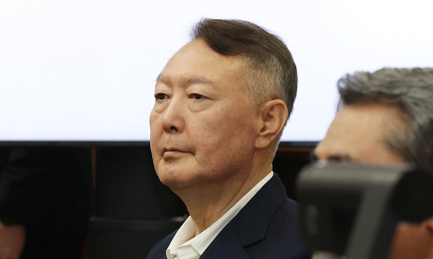 김건희특검, 尹조사 8시간반 만에 종료…160쪽 질문지·6개 피의사실 적시