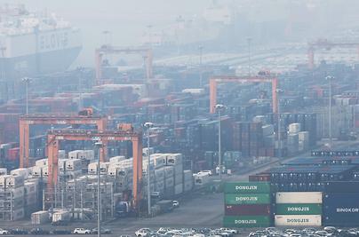 韓 수출 77년만에 7000억弗 넘었다