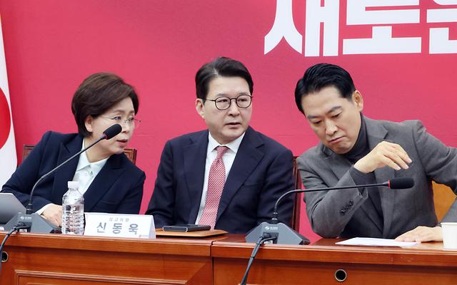 장동혁 “‘샤오미 셀카’와 ‘줄 잘서’라는 경고만 남은 방중”