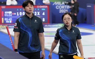 "어떻게 잡은 올림픽 티켓인데..." 믹스더블, 4연패에 최하위 추락 [2026 밀라노]