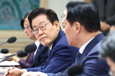 李대통령 "고의적 가짜뉴스" 직격, 최태원 회장 "상의에 재발방지 지시"