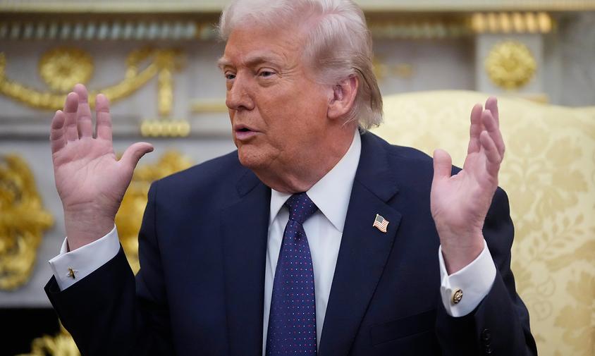 트럼프, 호르무즈 석유 대란에 "美 해군 호위, 정부 보험 제공"