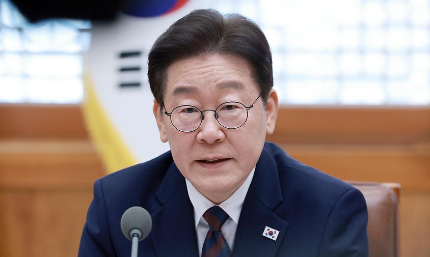 靑 "석유 최고가격제 금주 절차 진행…추경 진지하게 고민"