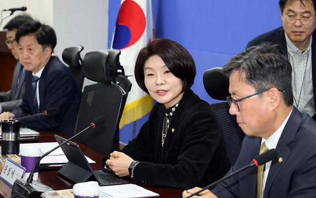 중동사태 경제대응TF 첫 회의…한정애 "물가 조속히 대응"