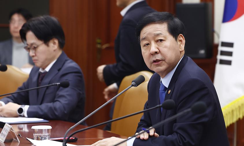 정부 '기름값 통제' 가동..휘발유·경유 100원정도 싸게 산다