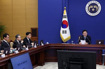 [단독]진짜 주말도 반납한 靑…벚꽃추경 속도전 돌입