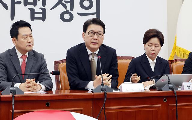 신동욱 “사과를 받고 싶다”... “전형적인 권력형 갑질”