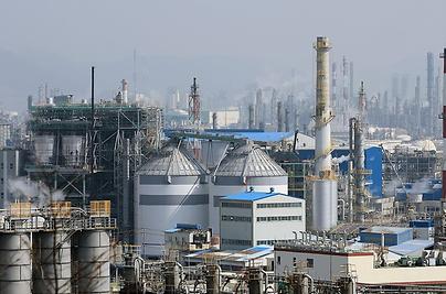 플라스틱 제품 생산차질 현실화할까 조마조마…대체재 확보 나서