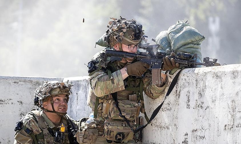 "비협조 동맹엔 미군 뺀다"…트럼프, 나토 재편 카드 검토