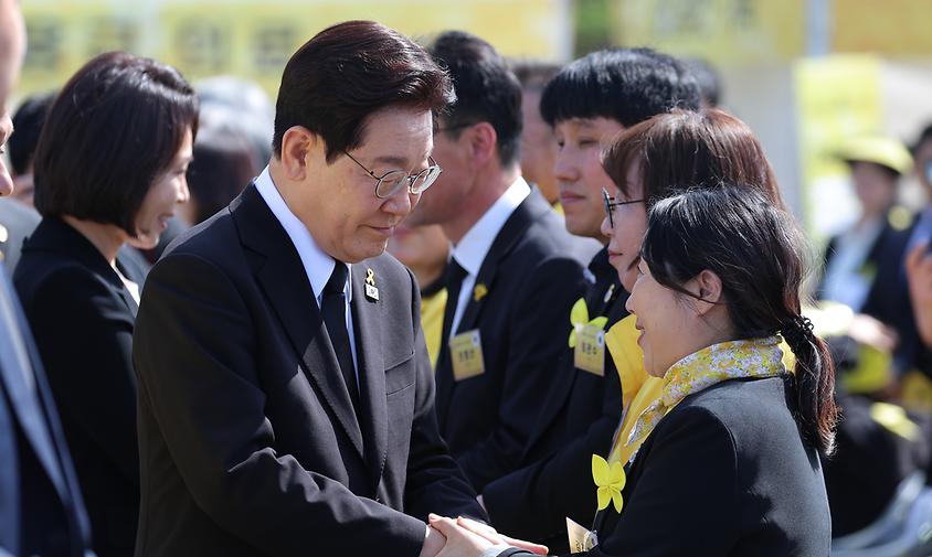 李대통령, 英·佛 주도 '호르무즈 화상 정상회의' 참석 검토