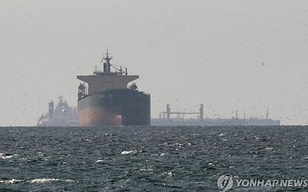 Iran resumes control of the Strait of Hormuz one day after protesting U.S. blockade