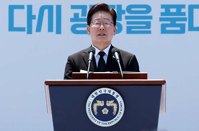 李대통령 "5·18 정신, 헌법 전문 수록에 최선 다하겠다"