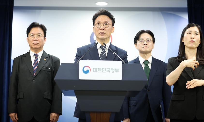 삼성전자 노사 협상 중…정부 '긴급조정권' 카드 꺼낼까