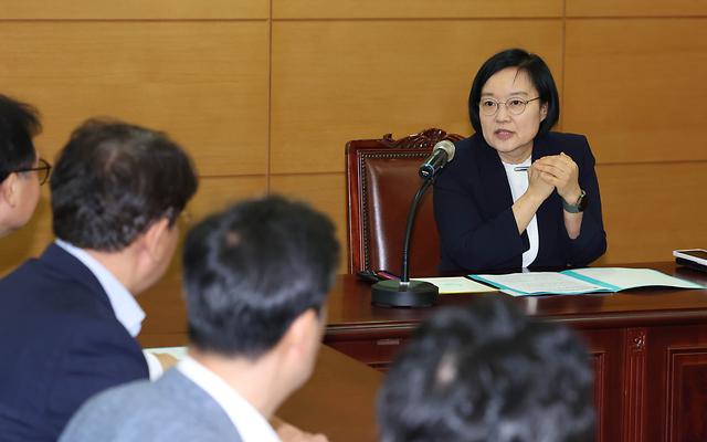 한성숙 총리 후보자 각오..."코르티스 '레드레드'로 전해"