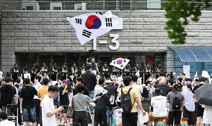 "정치권, 당황하고 있다"…잠실시위서 확인된 2030 여론 '촉각'