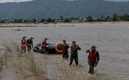 Death toll from Nepal's massive floods rises to 955; one body recovered at power plant where South Koreans worked