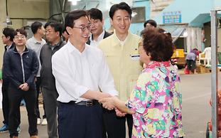 전재수 부산시장, 추석 맞이 전통시장 현장 점검