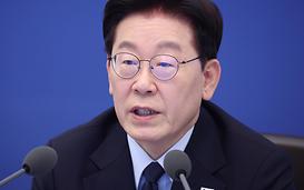 李대통령 "연임 목적·정계개편용 개헌 음모론서 벗어나도 돼"