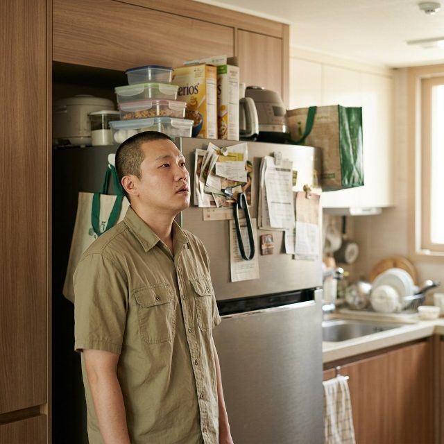냉장고 위 전자레인지, 공간 절약인 줄 알았는데…먼저 확인할 위험 요소