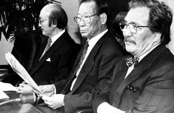 1992년 9월23일 정주영 통일국민당 대표(가운데)가 당무회의를 주재하고 있다. 사진=fnDB