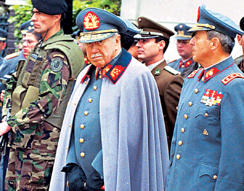 칠레 독재자 아우구스토 피노체트는 지난 2006년 사망했다. 칠레에선 피노체트 독재 과오를 청산하는 작업이 한창 진행 중이다. fnDB
