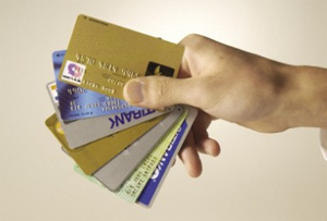 혼란 빚은 마그네틱카드 사용제한..5월까지 연장