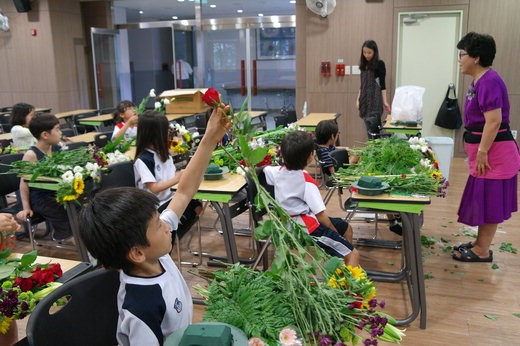 aT，보육원·장애인 시설에 꽃으로 사랑 나눠