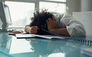 직장인이 꼽은 ‘짜증폭발 업무전화’ 1위는?