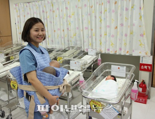 건국대병원, 신생아용 특별 소방조끼 마련 - 파이낸셜뉴스