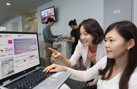 LG U+는 팩스 서비스에 인터넷전화(VoIP)망과 유선전화망(PSTN)을 동시에 이용해 팩스 기기 없이 다량의 팩스를 저렴하게 송수신할 수 있는 'U+ 비즈 웹팩스' 서비스를 출시했다고 12일 밝혔다.