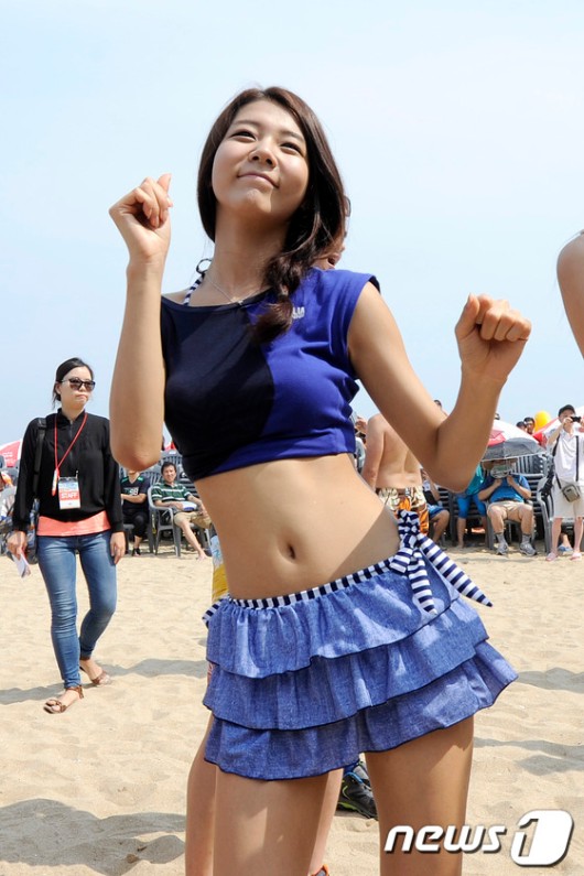 [화보]33도 해운대해수욕장, 비키니축제의 바다에 ‘풍덩’