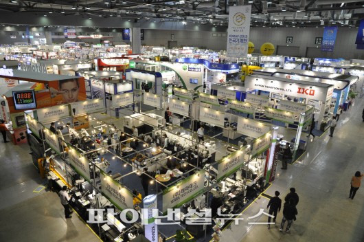 2013 한국산업대전이 16일부터 나흘간의 일정으로 경기도 고양 킨텍스전시장에서 열렸다. 전시장 모습.