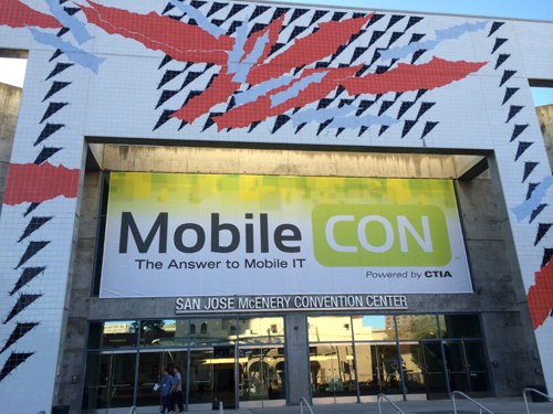 미국 대형 통신업체들이 지난 16일(현지시간)부터 3일간의 일정으로 새너제이 컨벤션센터에서 미국 최대 모바일 전문 기업대상 콘퍼런스인 'MobileCON 2013'을 개최하고 있다.